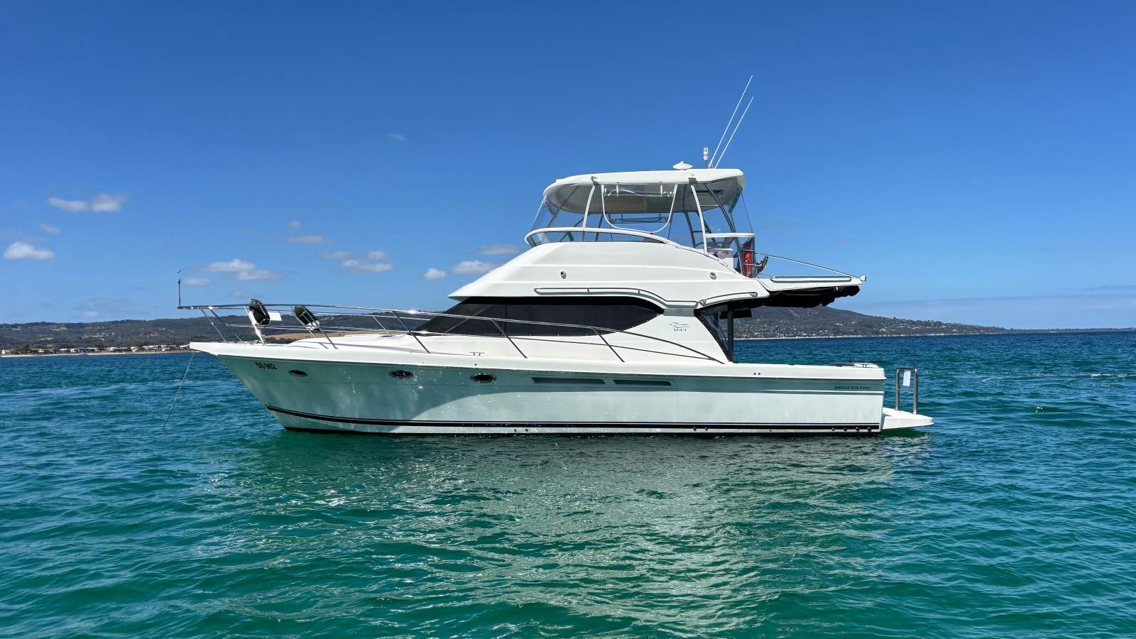 Mustang M43 Flybridge