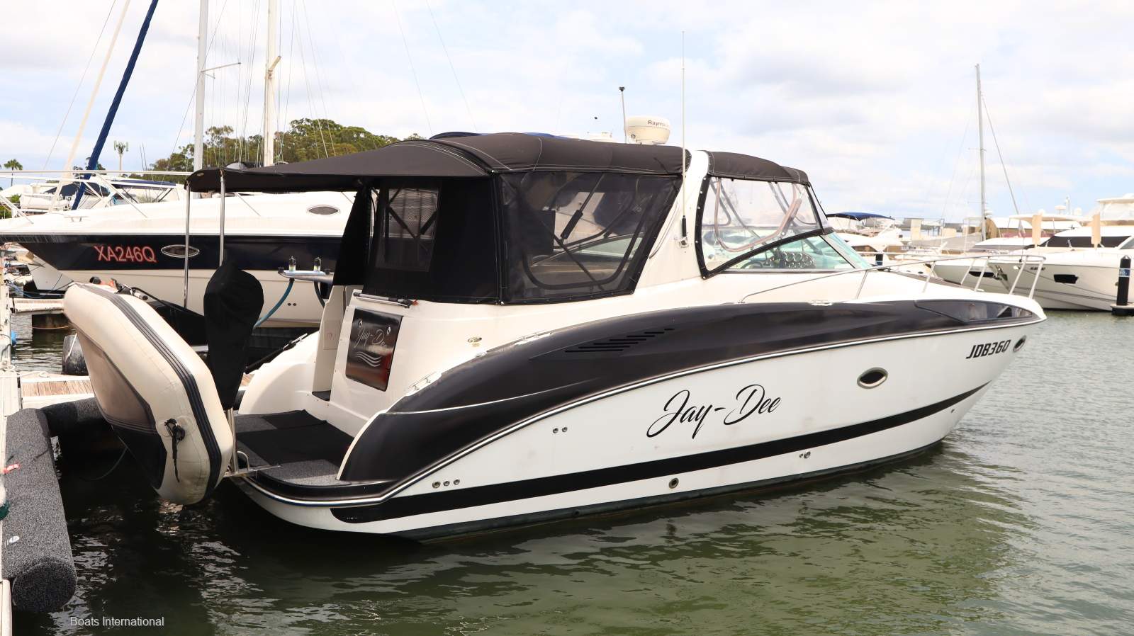 Bayliner 325 Cruiser