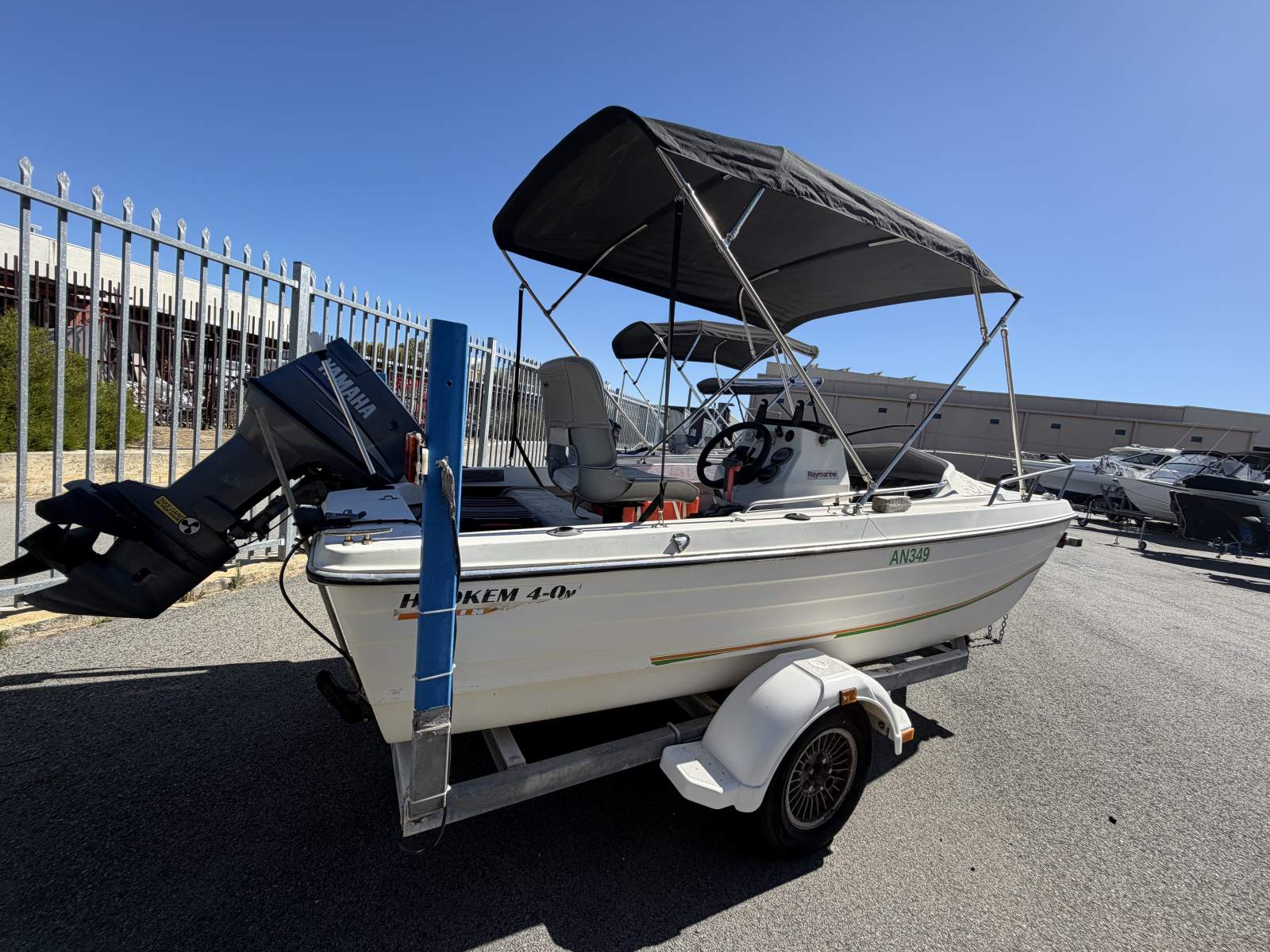 Hookem 4.0 Twin hull