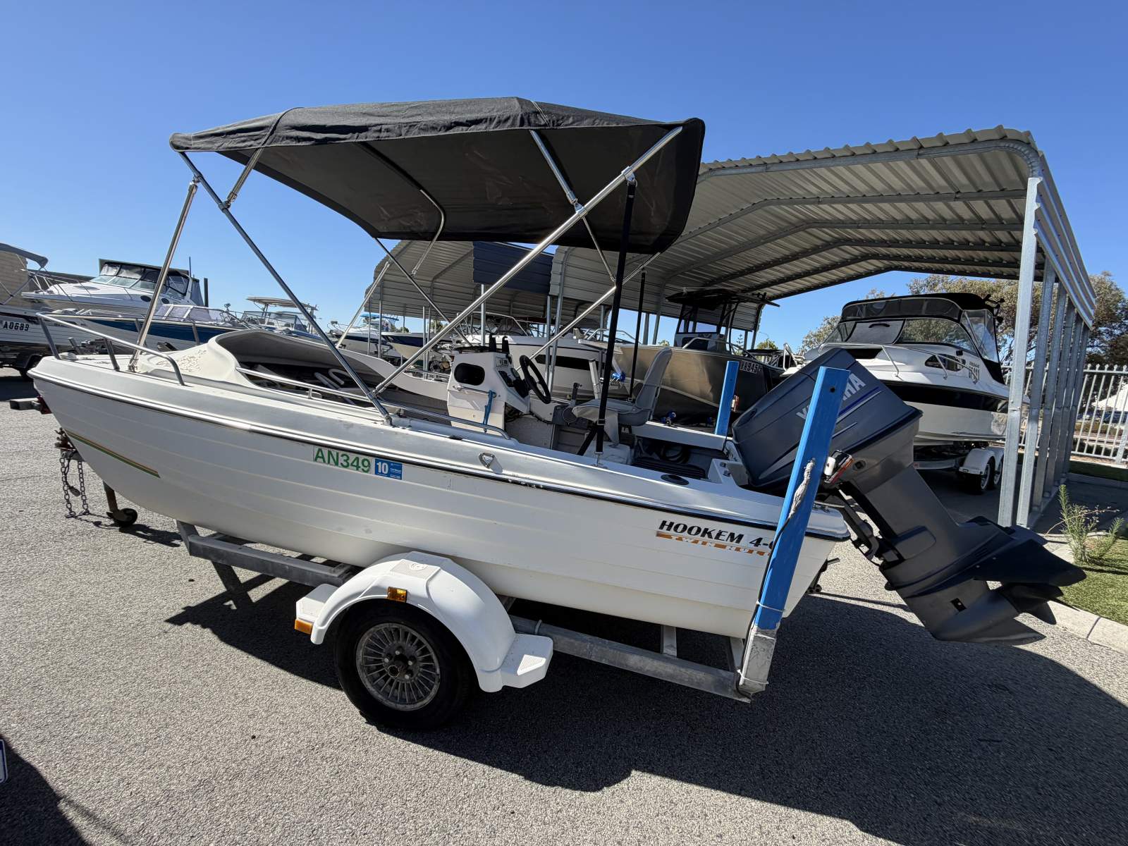 Hookem 4.0 Twin hull