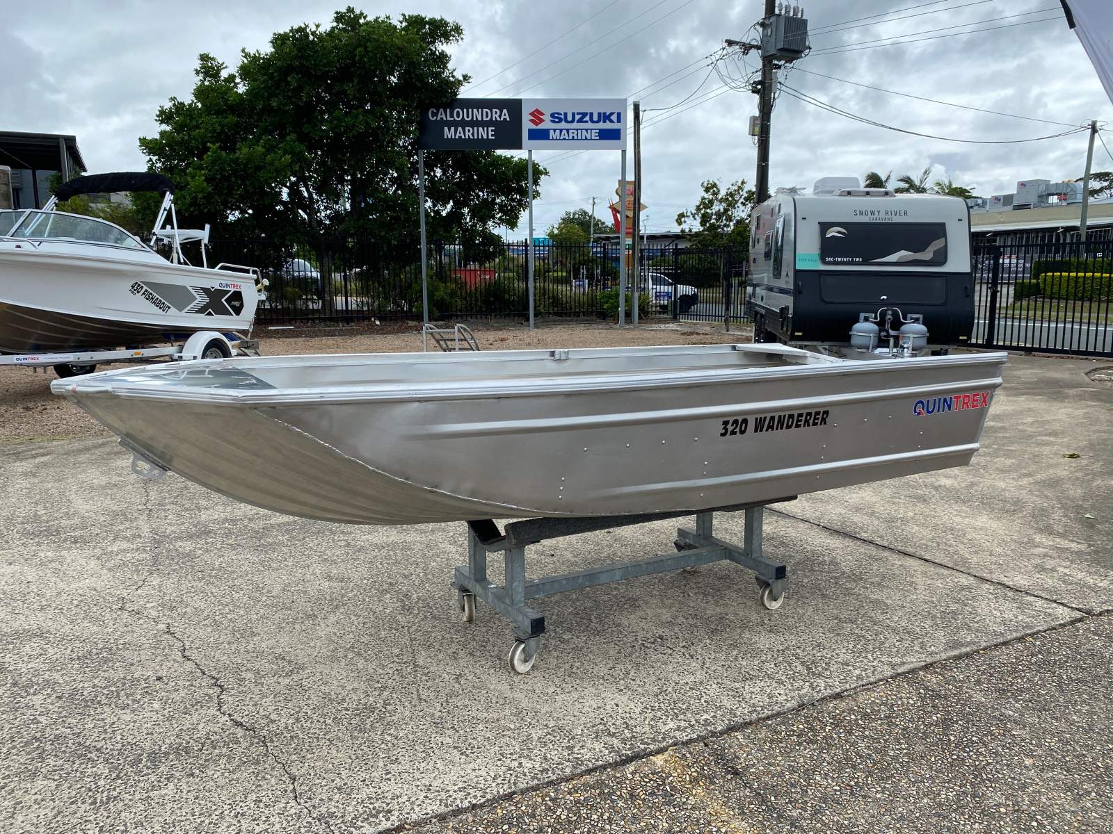 New Quintrex 320 Wanderer