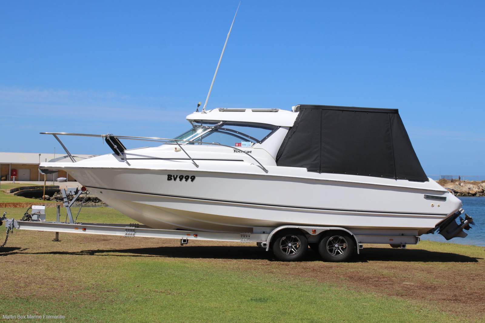 Leeder Tomcat 240 with New V6 Volvo with Duo-Prop Drive