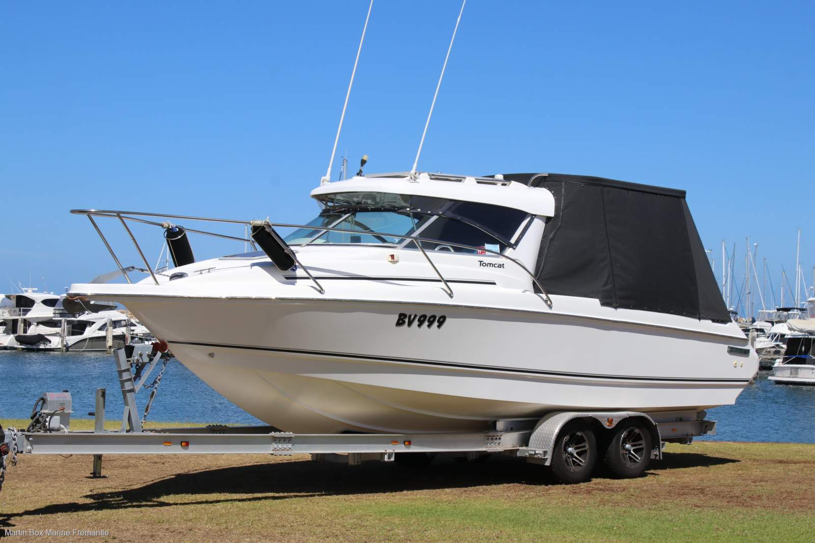 Leeder Tomcat 240 with New V6 Volvo with Duo-Prop Drive