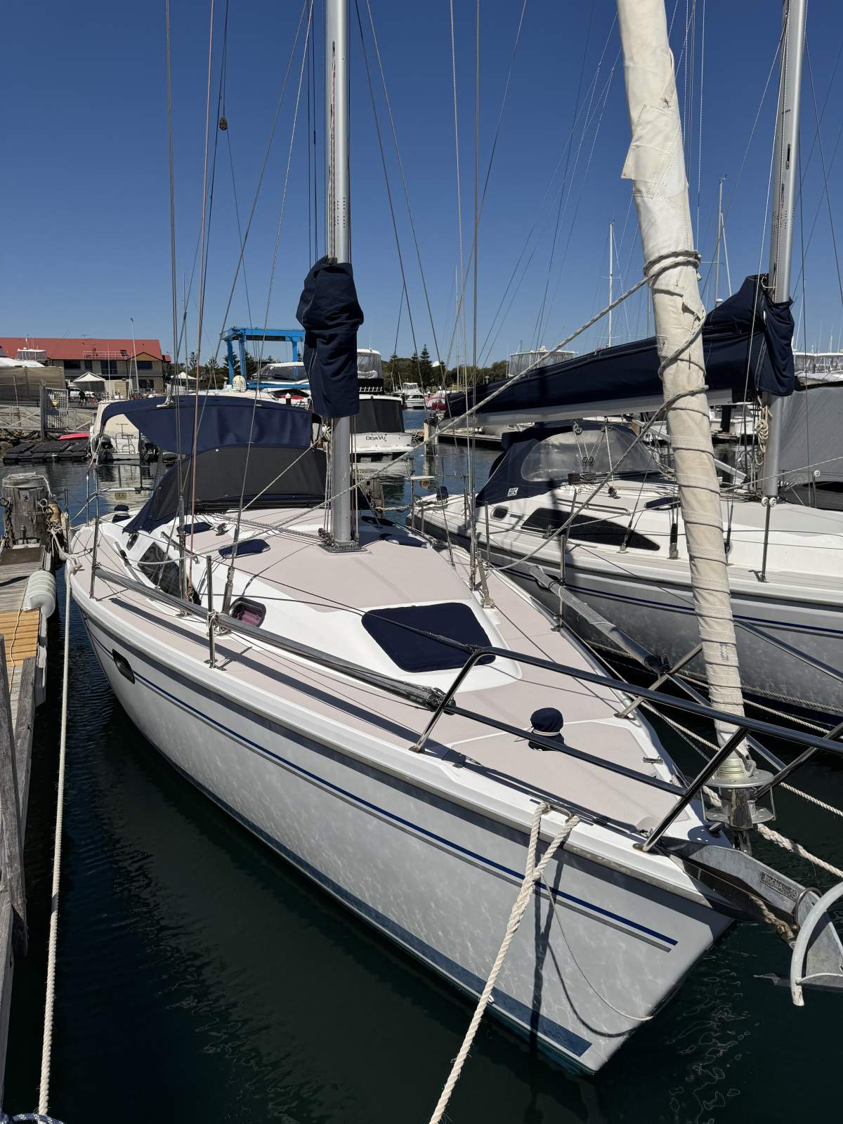 Catalina 320 Mk II