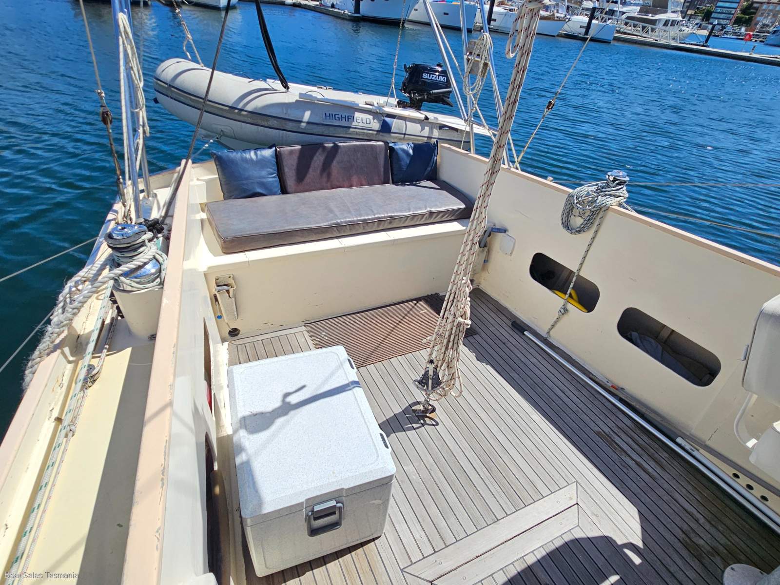 Horizon Motorsailers 36 "Meridian"