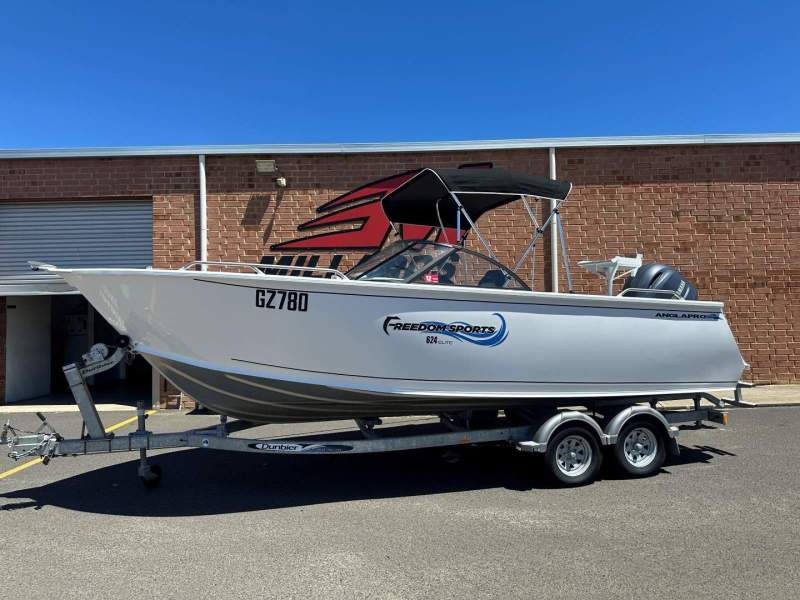 Anglapro Escapade 624 Elite Bowrider ( 26 hours)