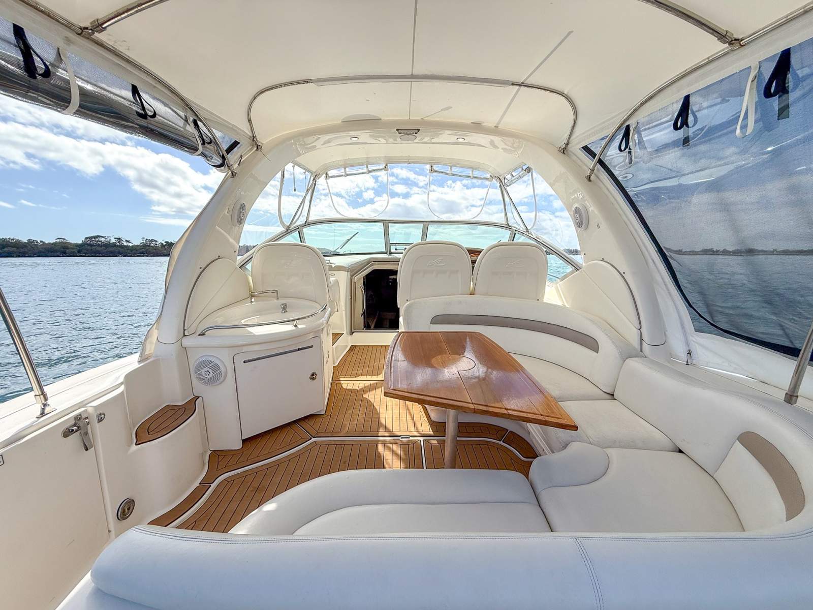 Sea Ray 375 Sundancer