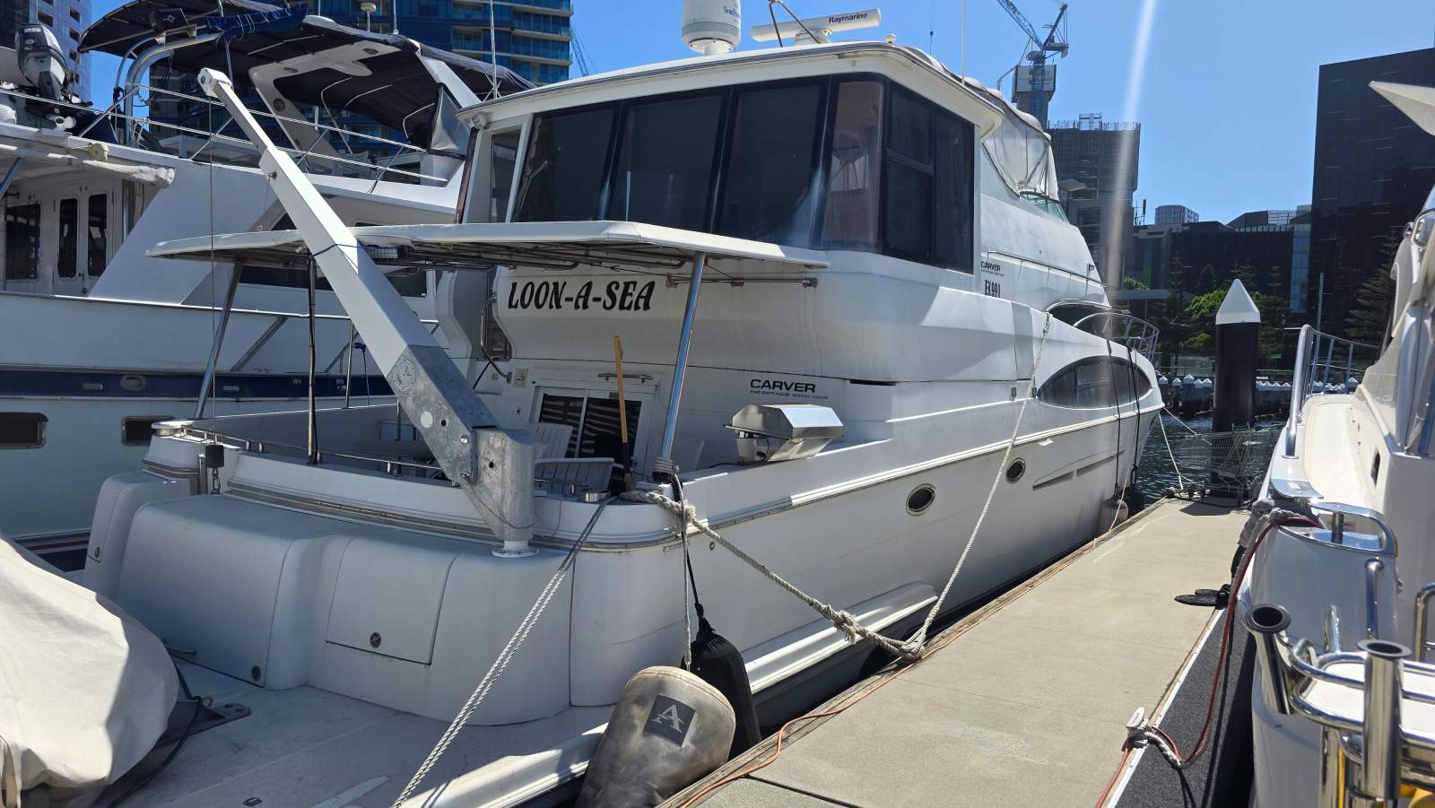 Carver 564 Motor Yacht - (Fixer-Upper Opportunity)