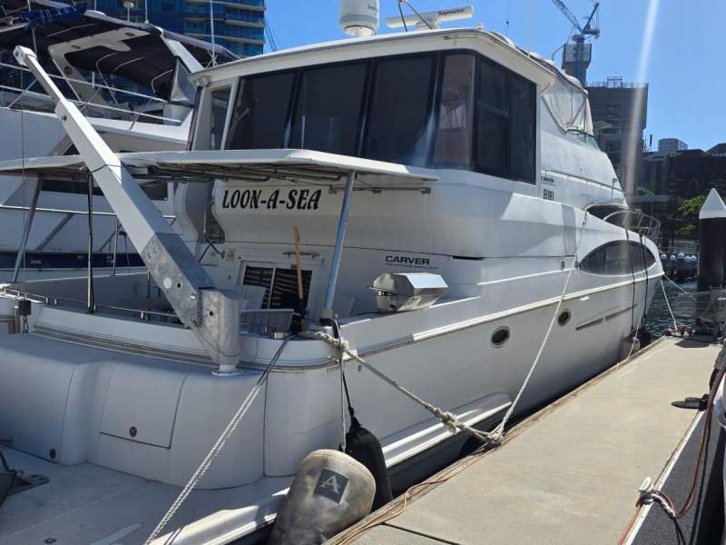 Carver 564 Motor Yacht - (Fixer-Upper Opportunity)