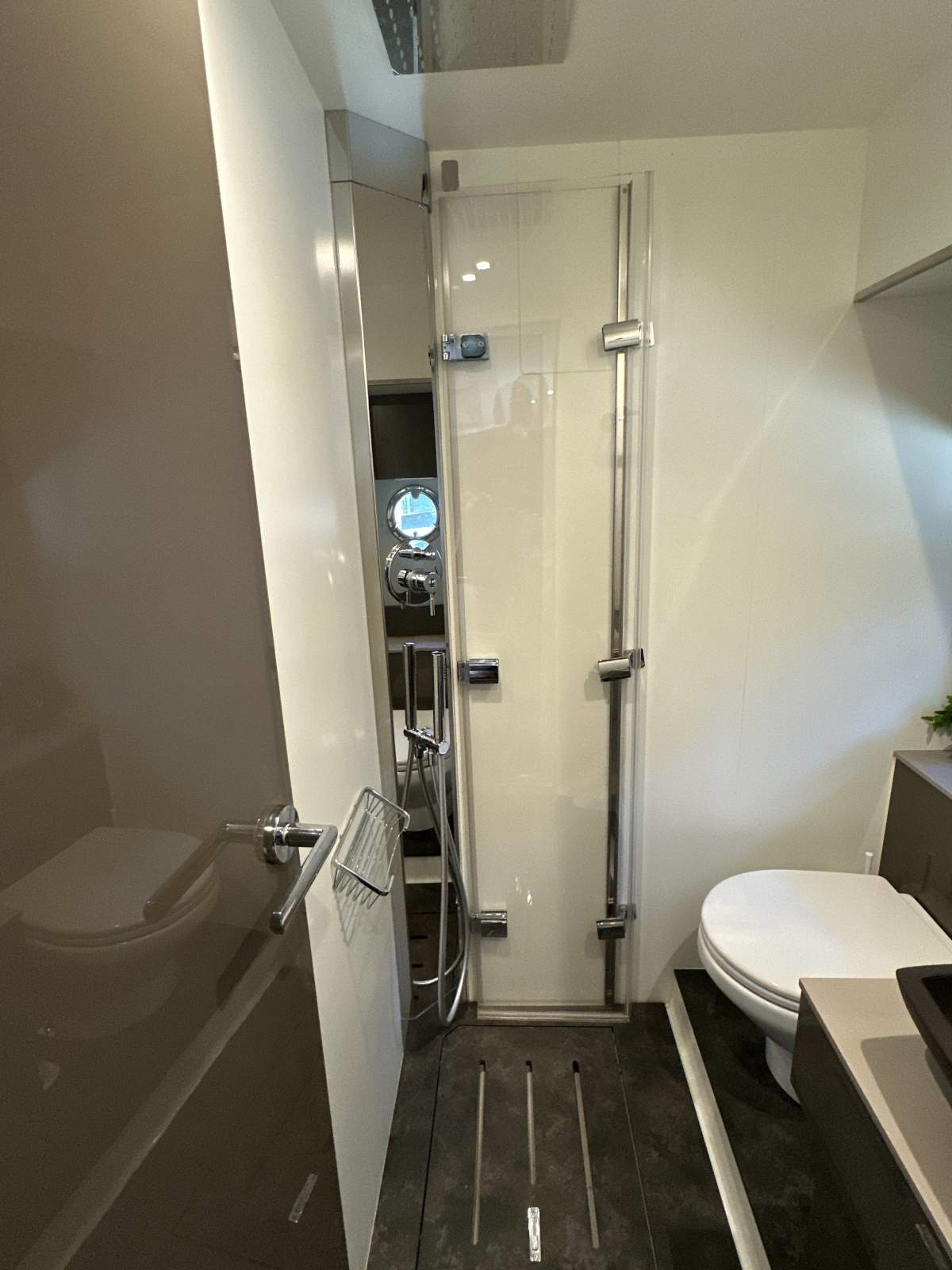 MILANO Cranchi M 44 HT Boat Brokers of Tasmania