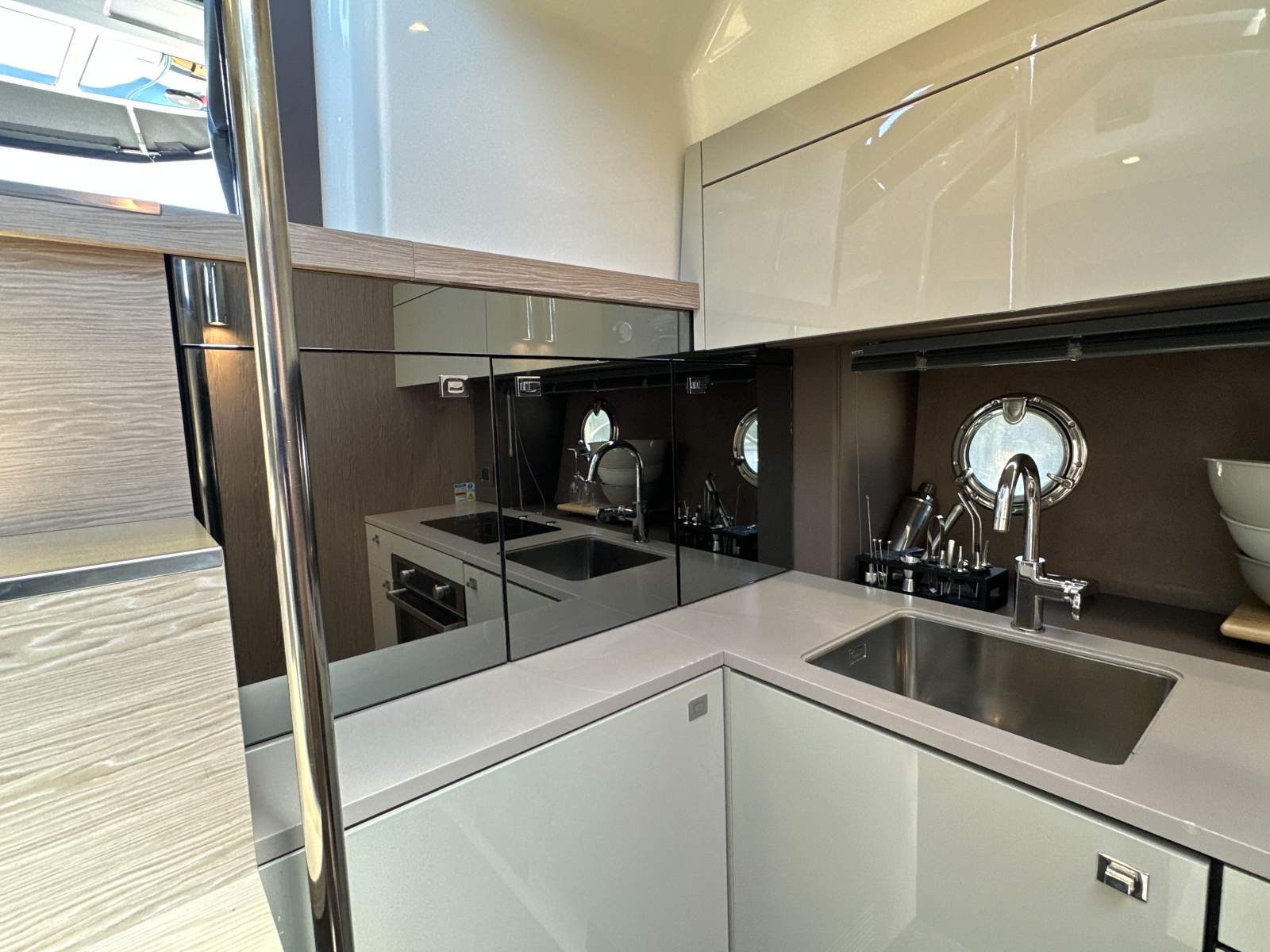 MILANO Cranchi M 44 HT Boat Brokers of Tasmania