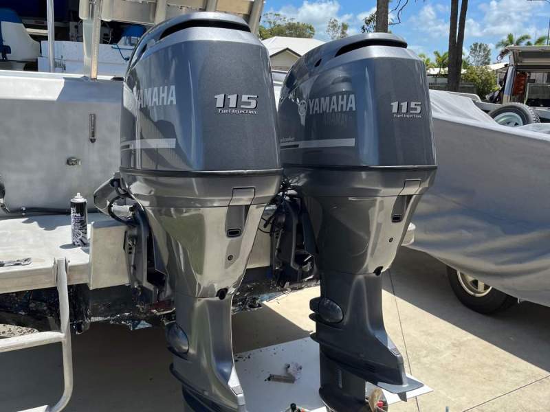 Twin 115 hp Yamaha 4 stroke 2012