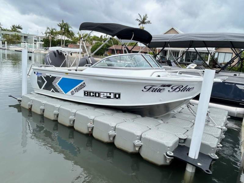 Quintrex 481 Fishabout 2022 Model Very Low Hours !