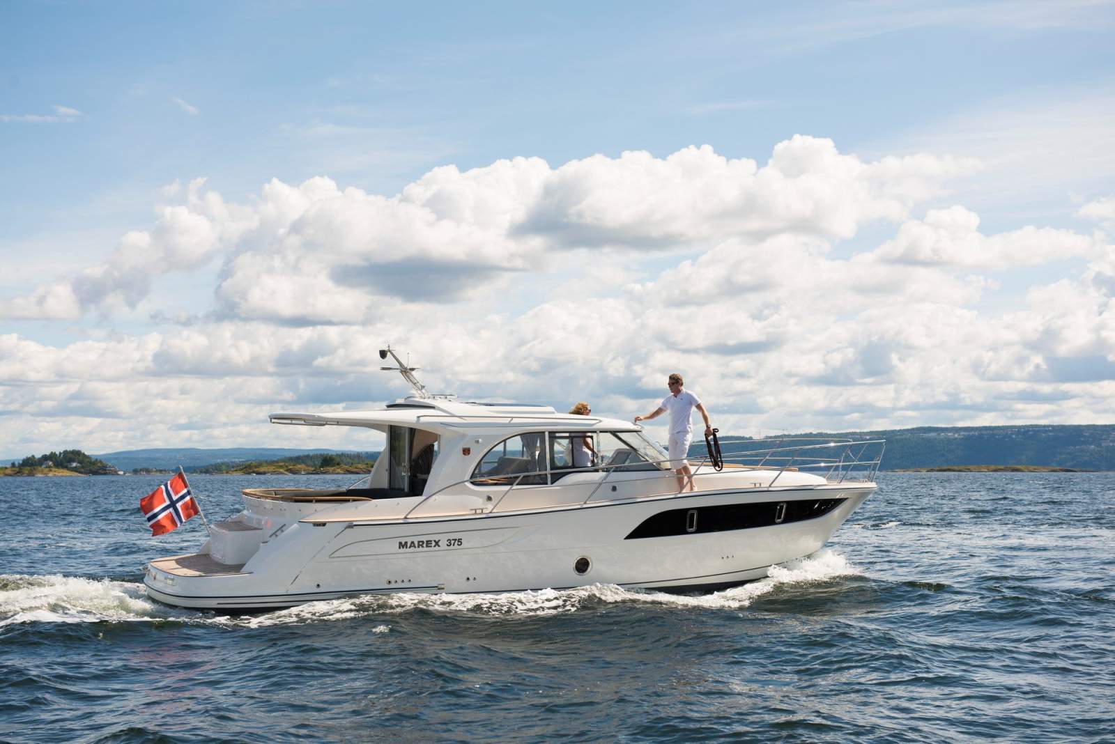 Marex 375 exterior view 5