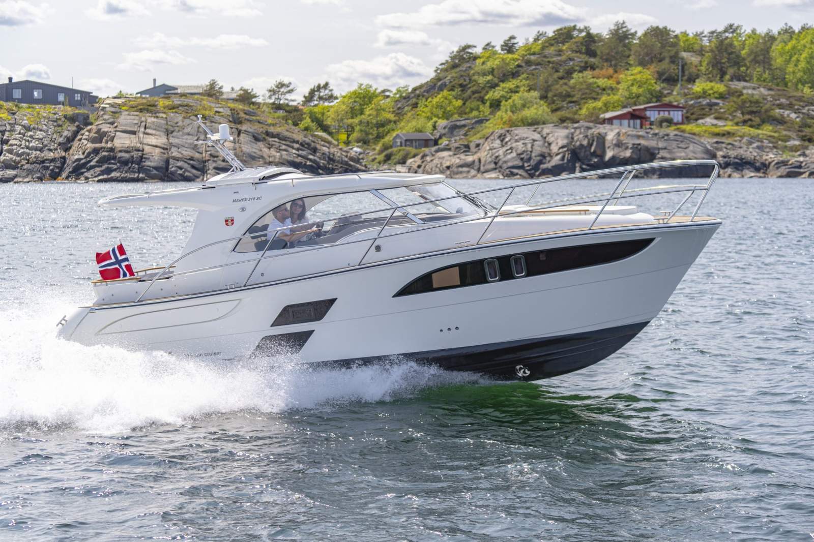 Marex 310 Sun Cruiser interior view 2