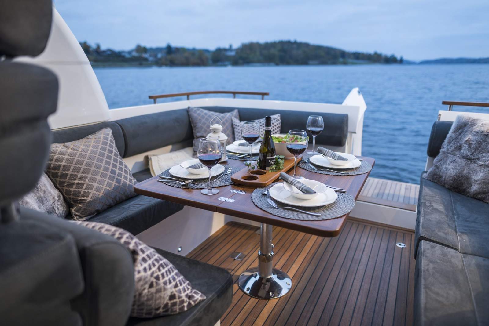 Marex 310 Sun Cruiser interior view 5