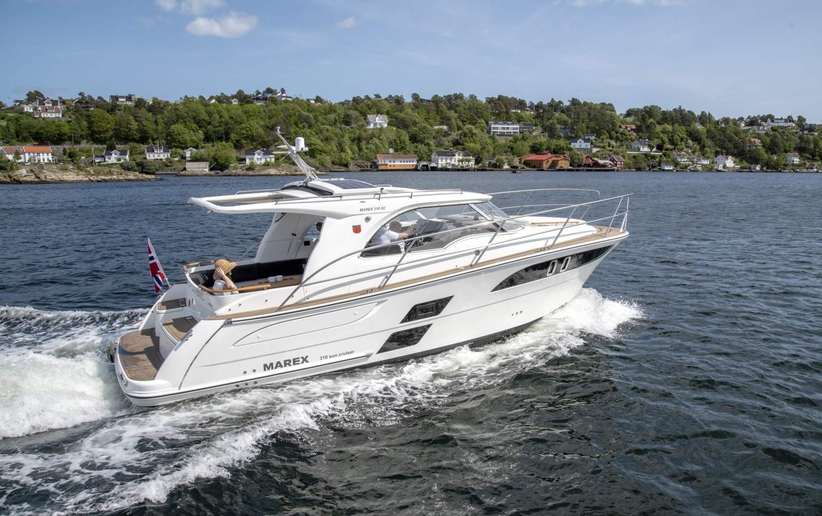 Marex 310 Sun Cruiser exterior view 4