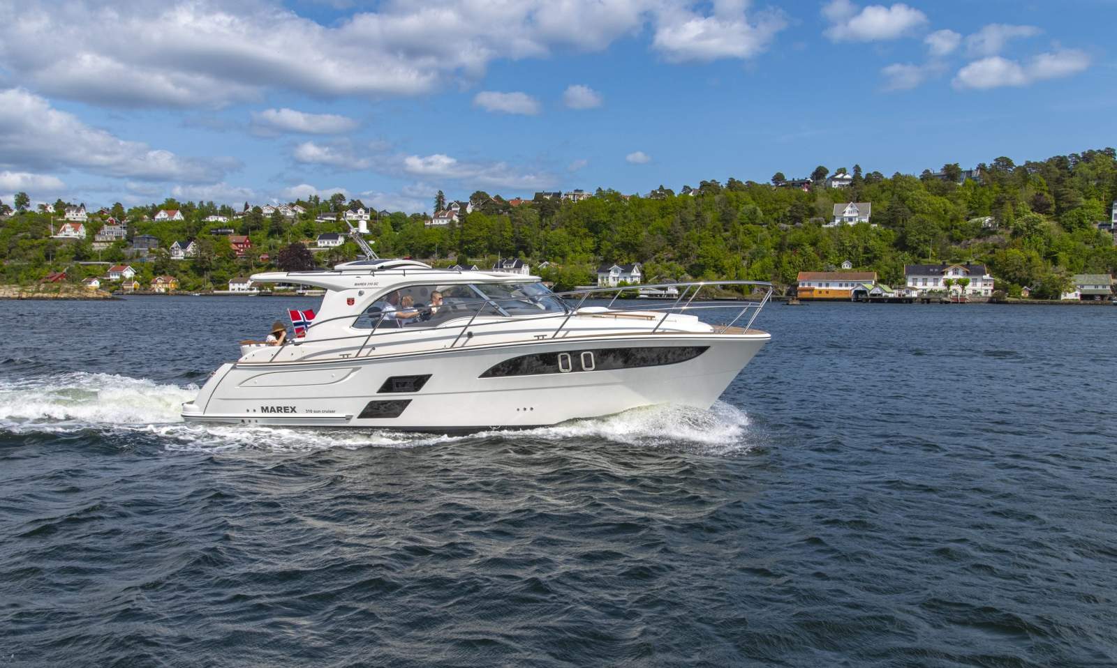 Marex 310 Sun Cruiser exterior view 5