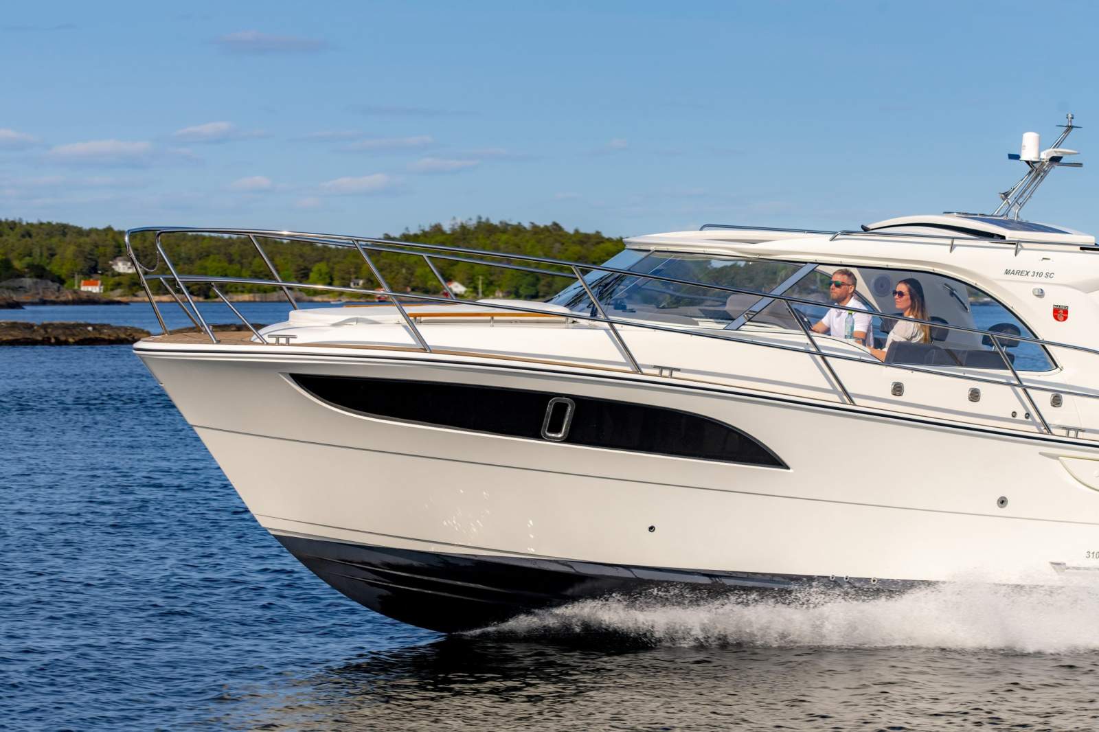 Marex 310 Sun Cruiser exterior view 6