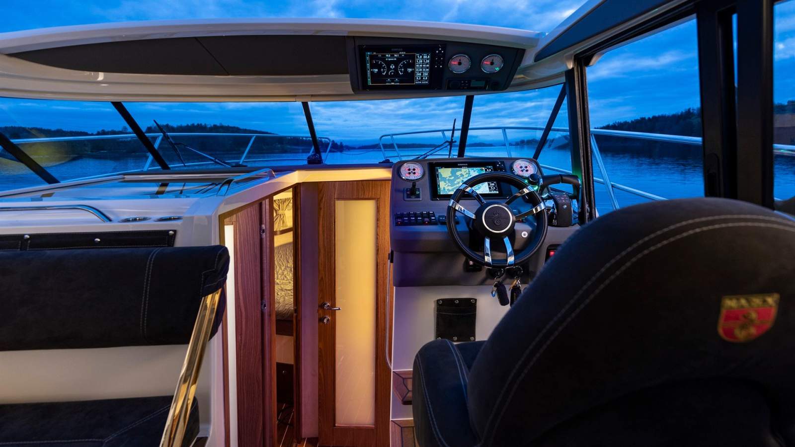 Marex 330 Scandinavia interior view 4