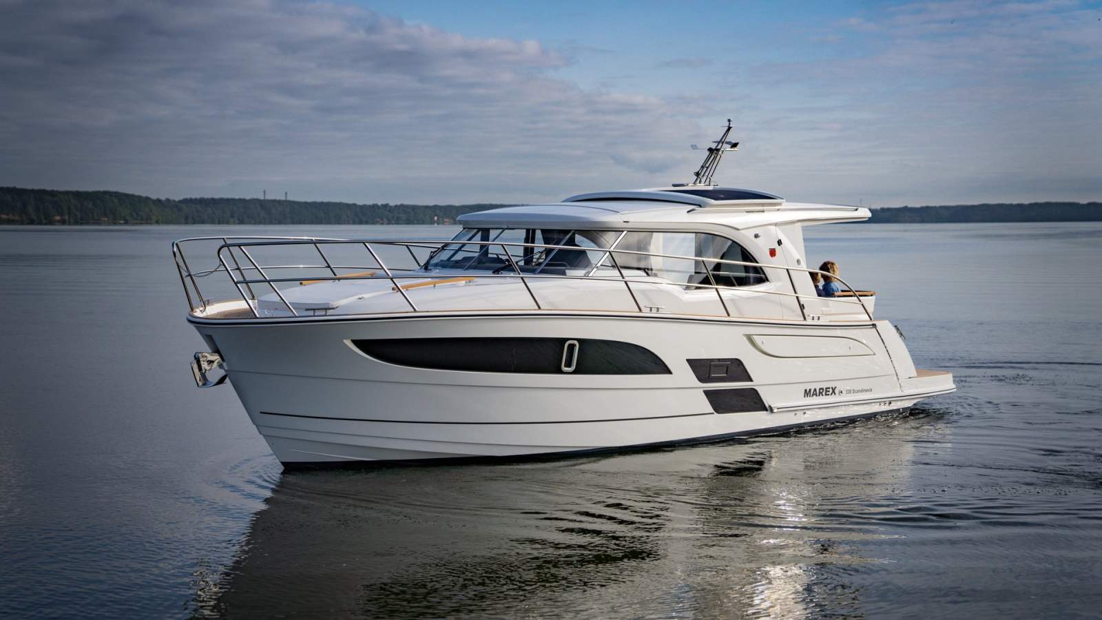 Marex 330 Scandinavia exterior view 4