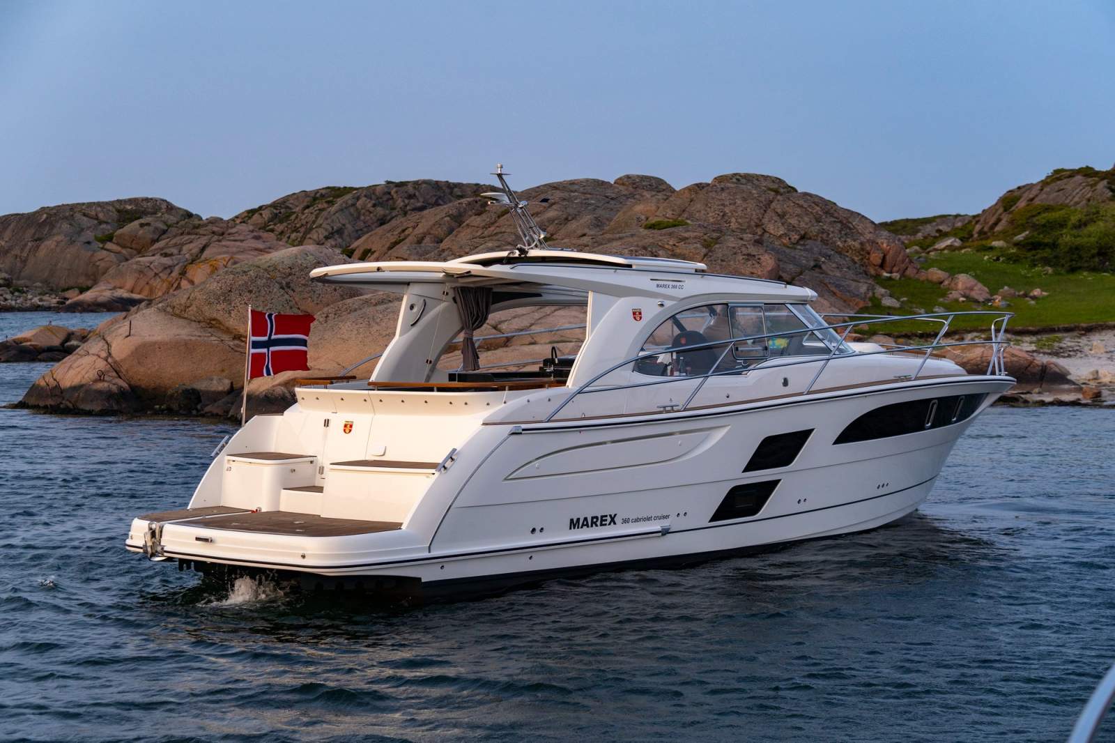Marex 360 Cabriolet Cruiser exterior view 5