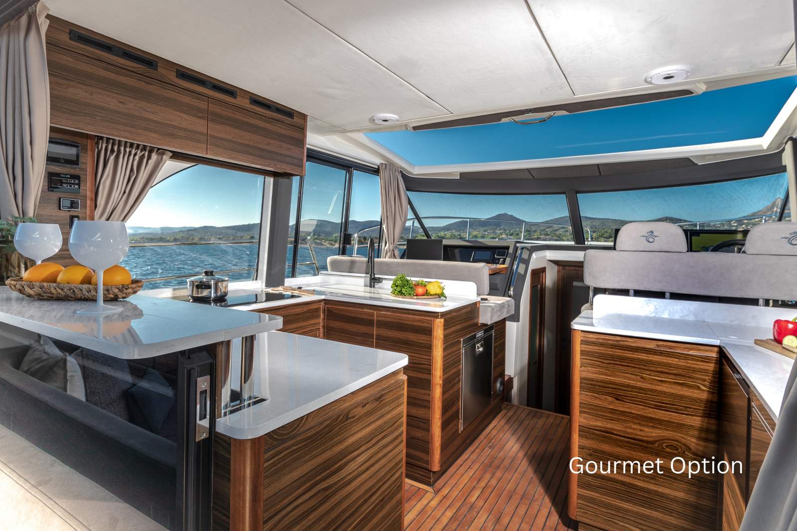 Marex 440 Gourmet Cruiser, Paradise for gourmands
