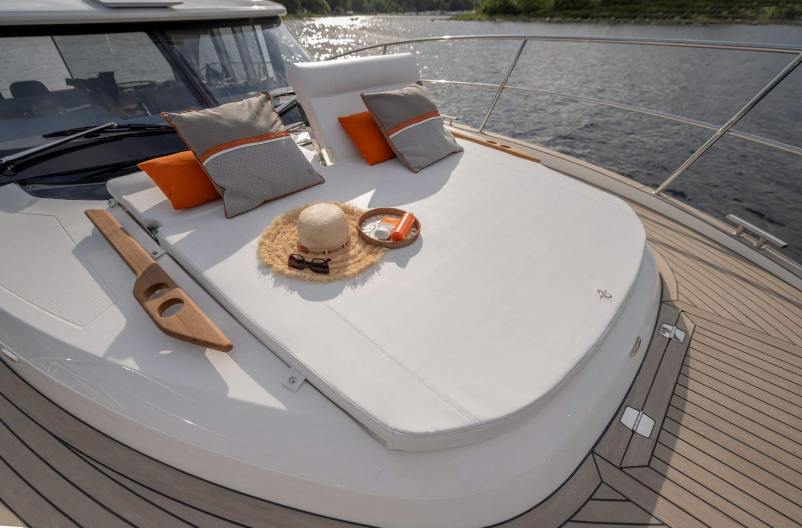 Marex 440 Scandinavia, Two- or three-cabin choice.