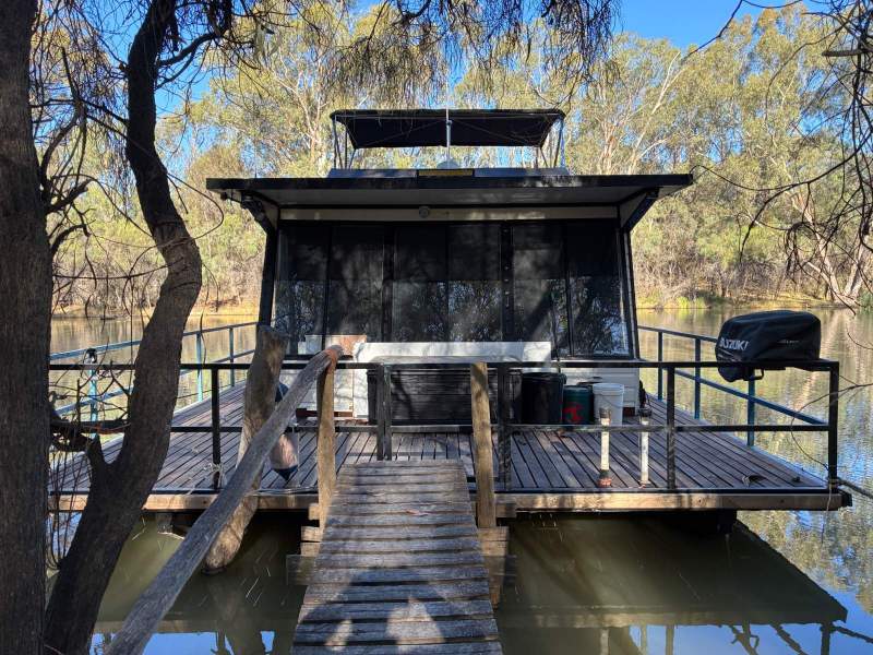 KIA Marine Custom House boat