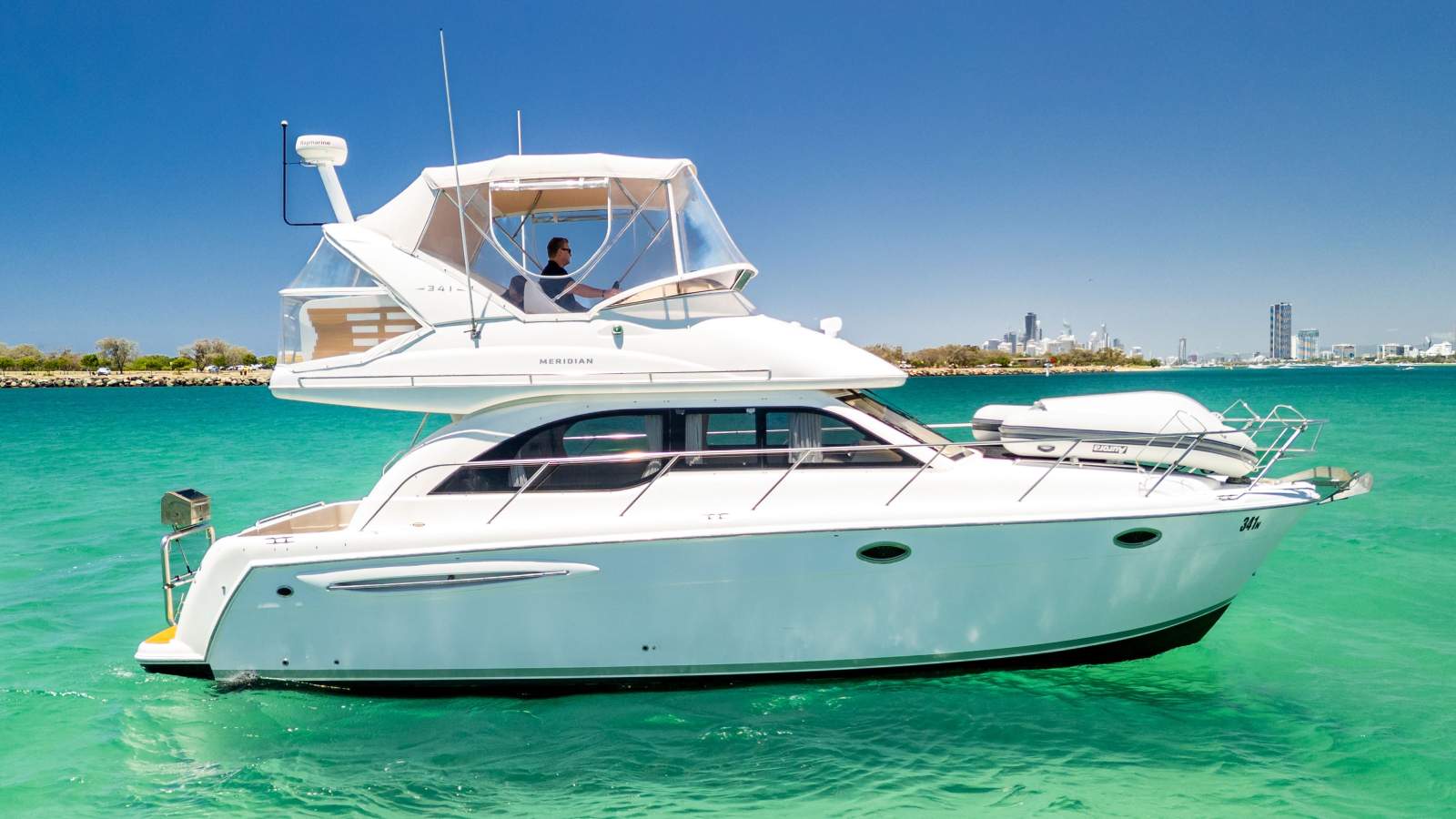 Meridian 341 Flybridge Cruiser