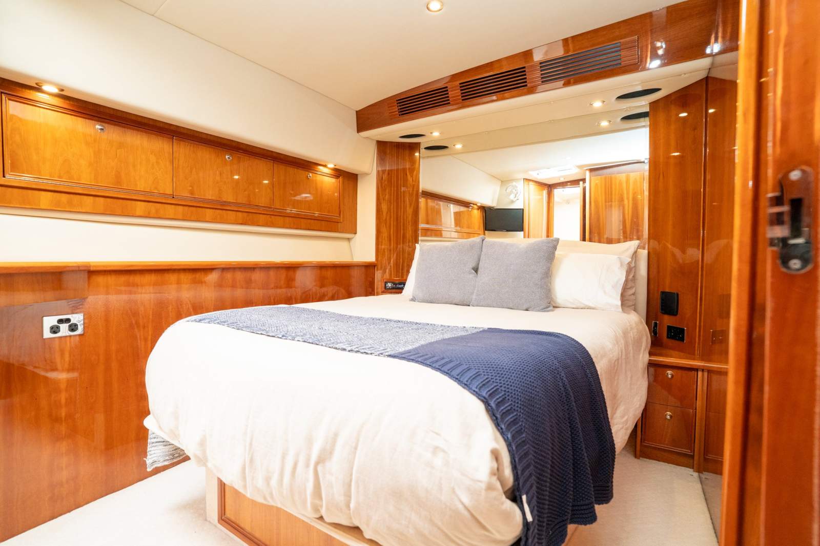 Riviera 51 Flybridge