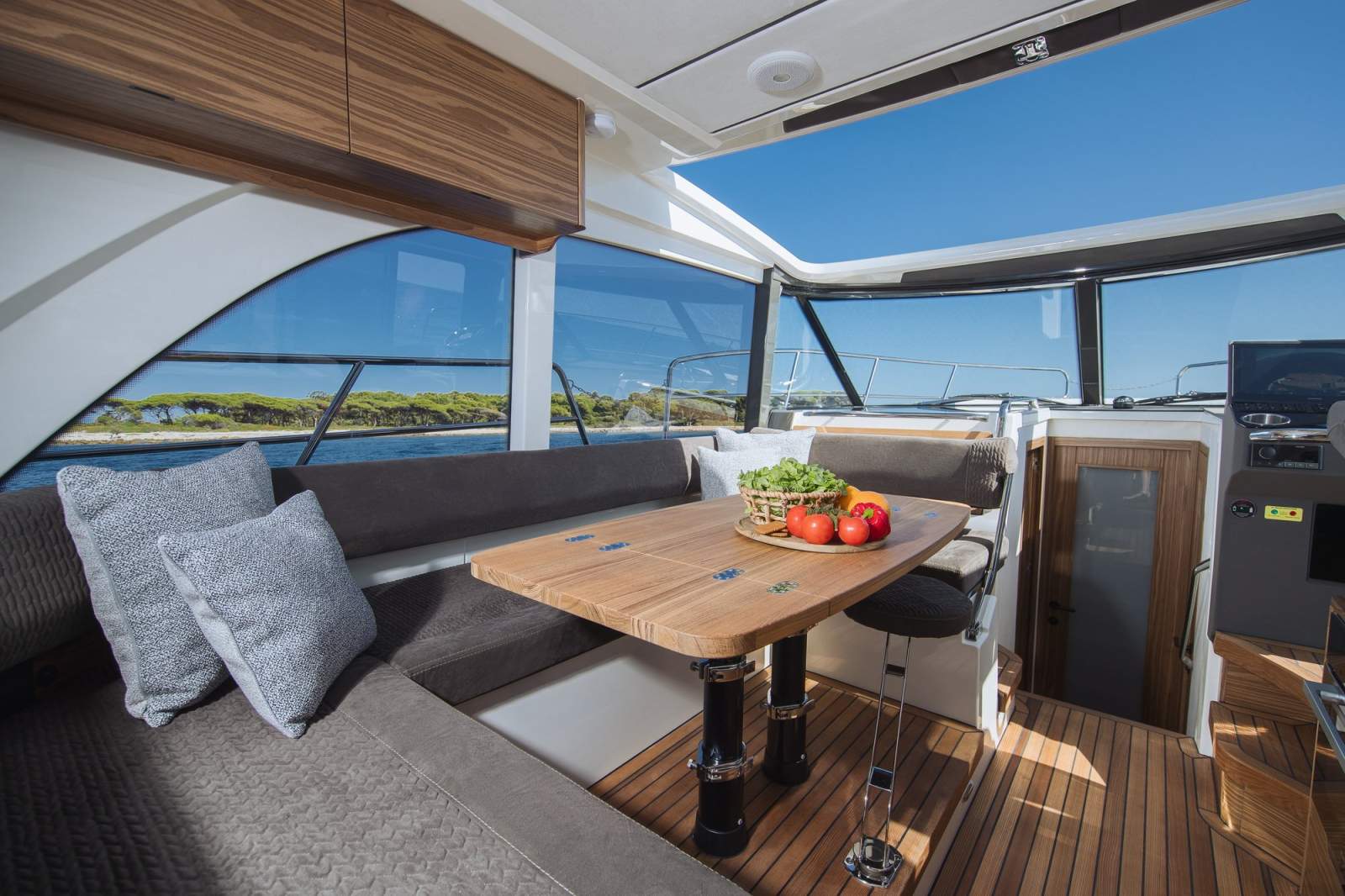 Marex 390 interior view 1