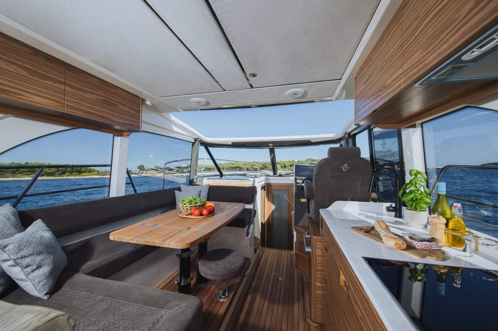 Marex 390 interior view 2