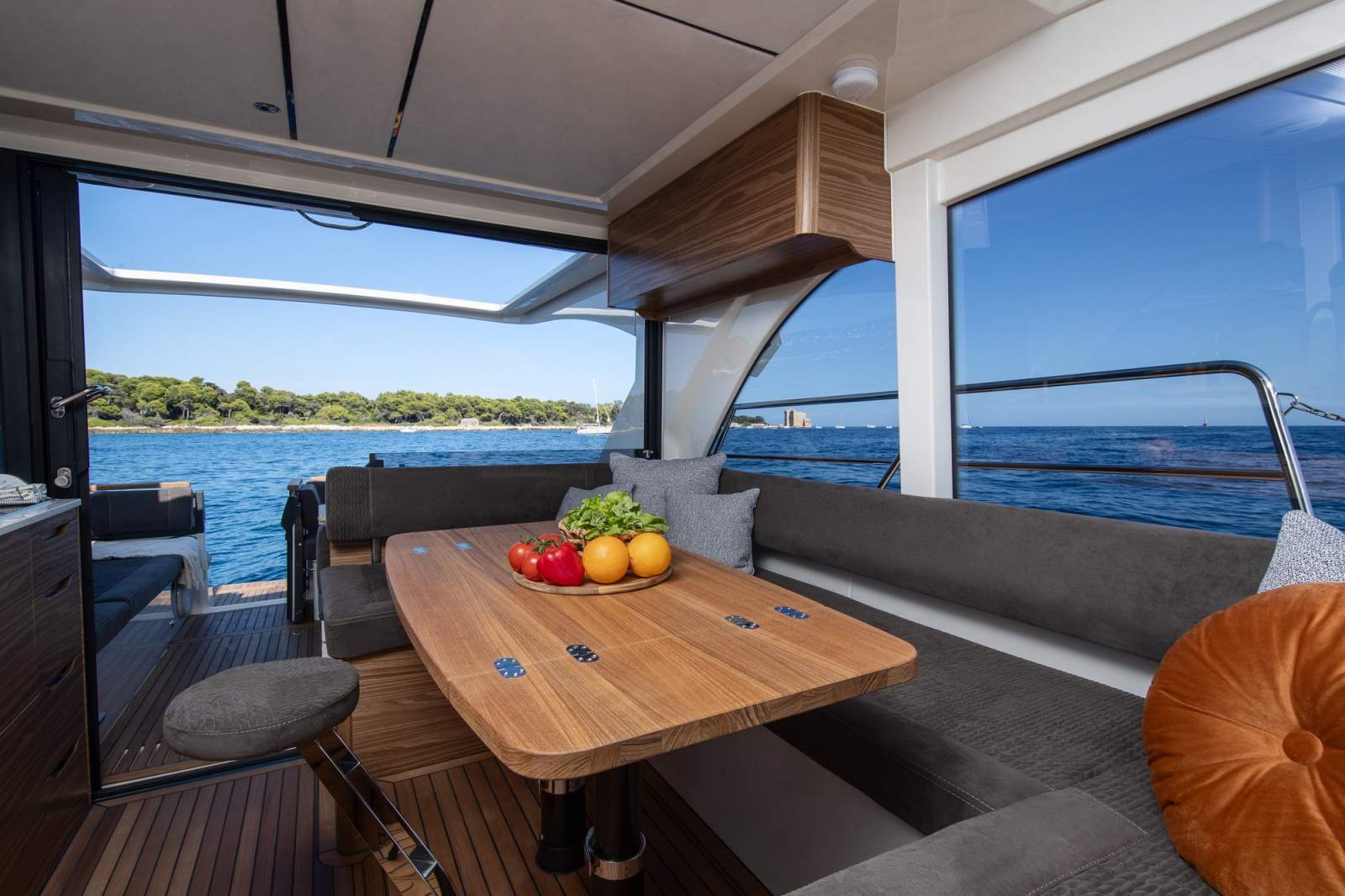 Marex 390 interior view 4