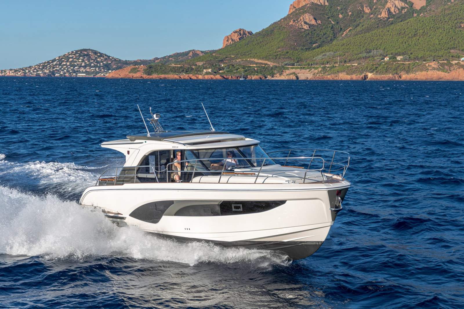 Marex 390 exterior view 3