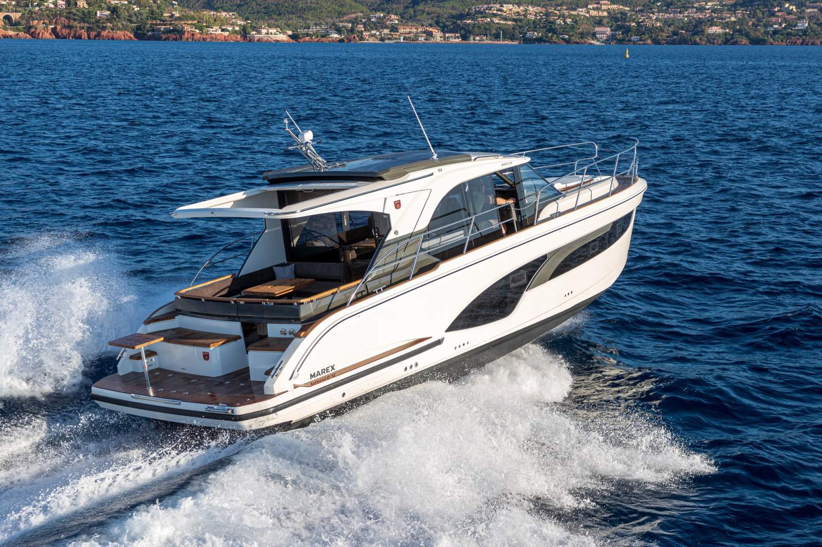 Marex 390 exterior view 6