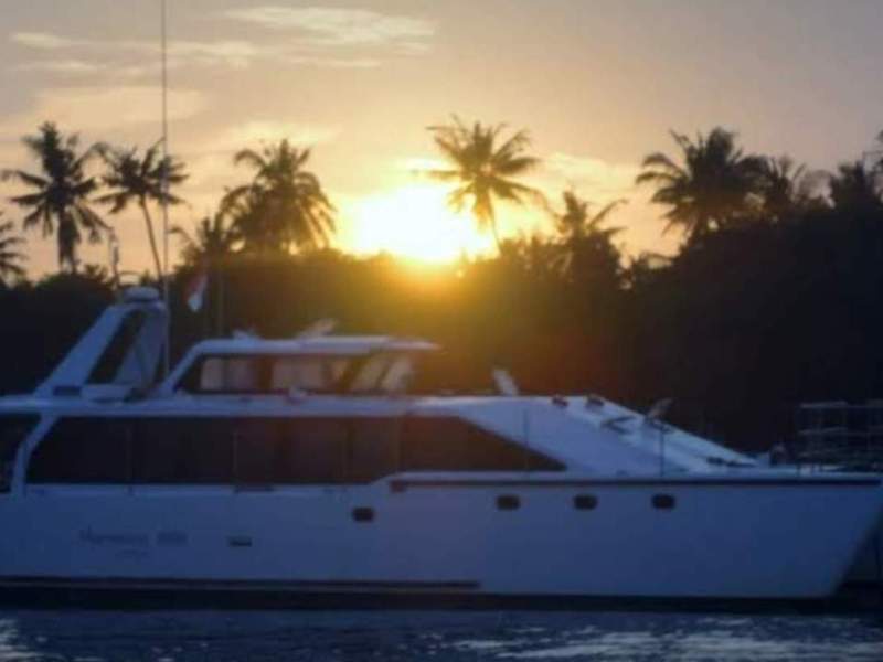 Malcolm Tennant 16m Powercat Sounder16