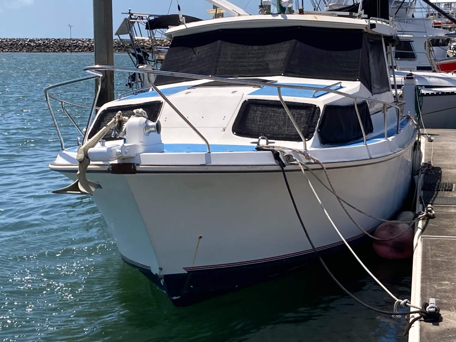 CruiseCraft Executive 800 Sedan Outboard Low Hours (Brisbane)