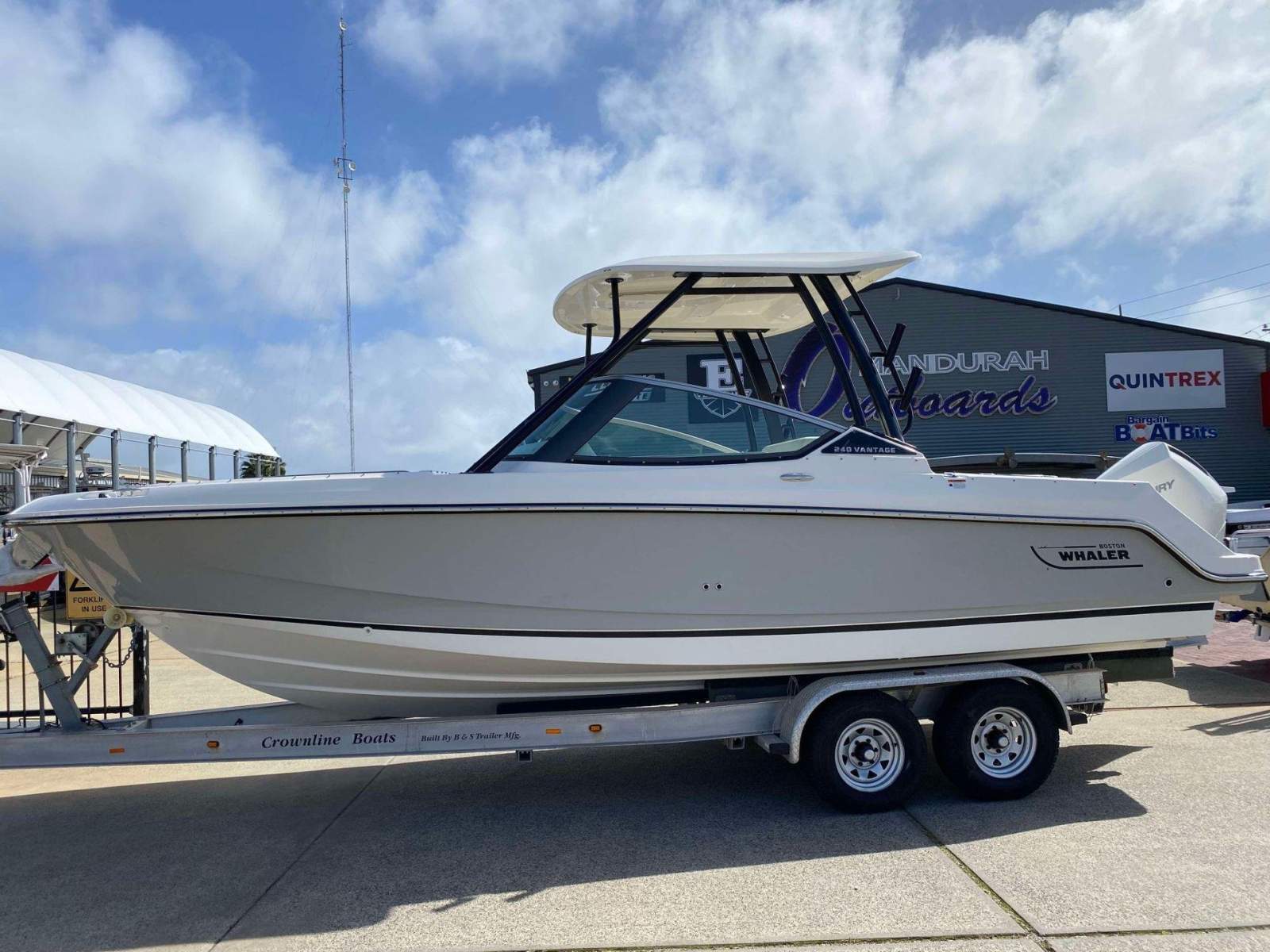 Boston Whaler 240 Vantage
