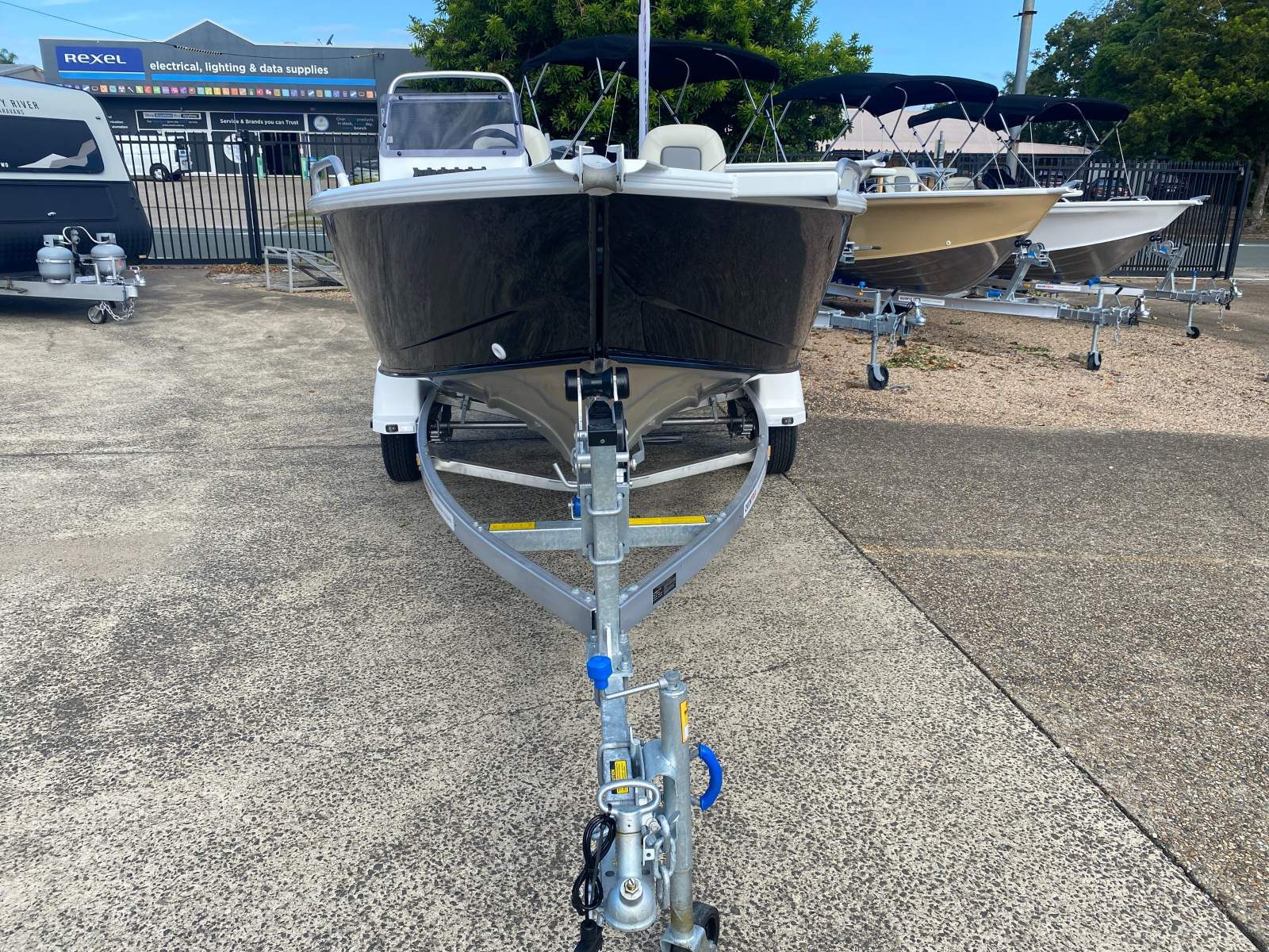 New Quintrex 420 Renegade SC