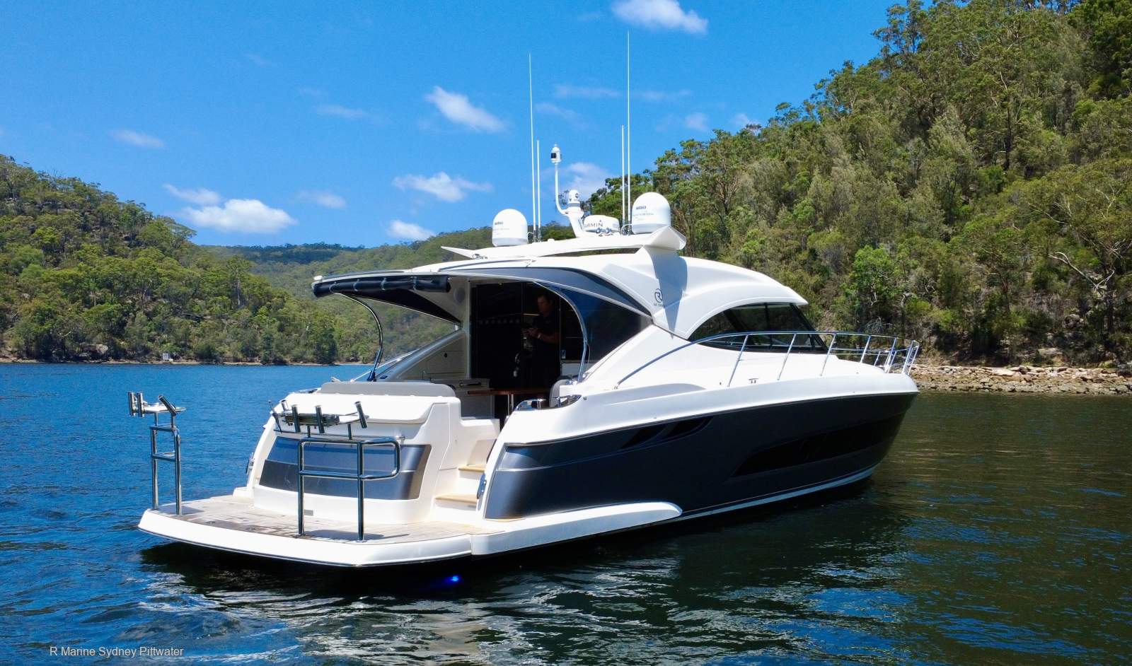 Riviera 4800 Sport Yacht