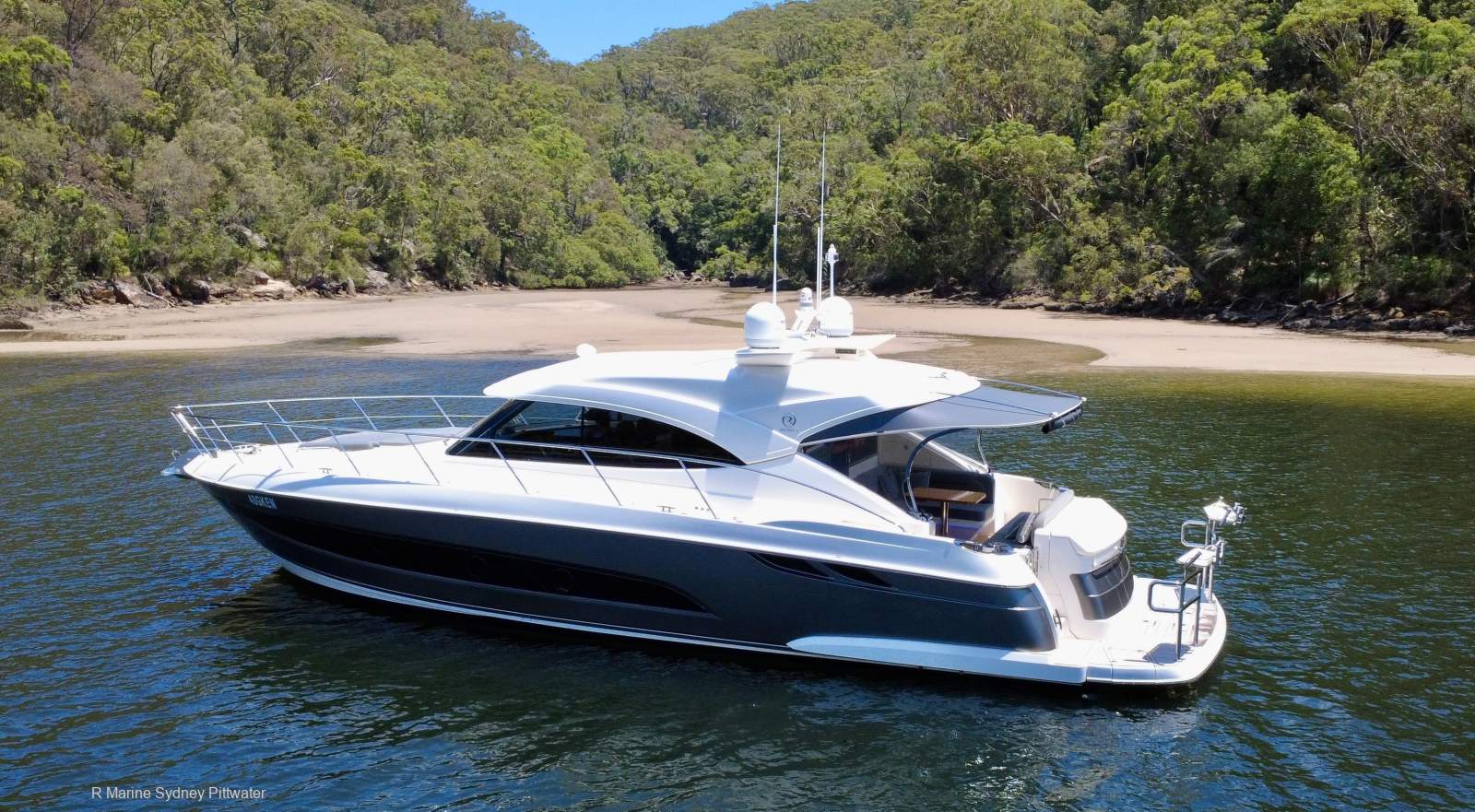 Riviera 4800 Sport Yacht