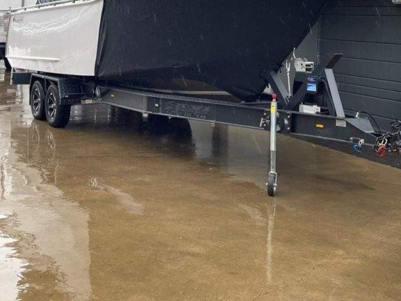 Genesis 750XL Cuddy Cabin