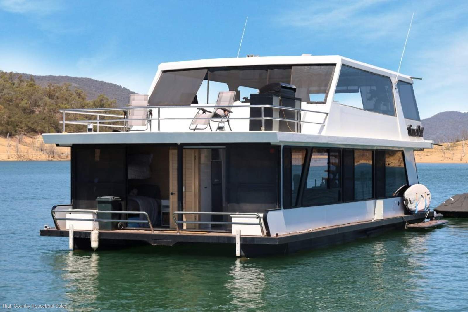 Time Out Houseboat Holiday Home on Lake Eildon:Time Out on Lake Eildon
