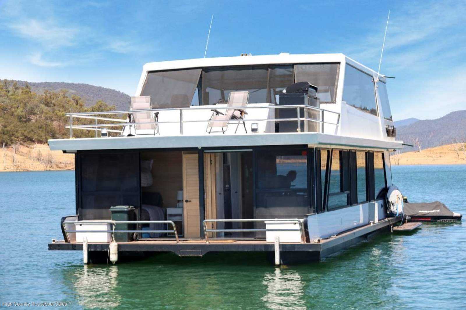 Time Out Houseboat Holiday Home on Lake Eildon:Time Out on Lake Eildon