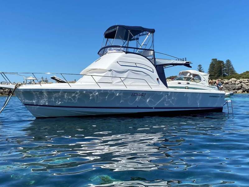 Caribbean 27 Flybridge Cruiser