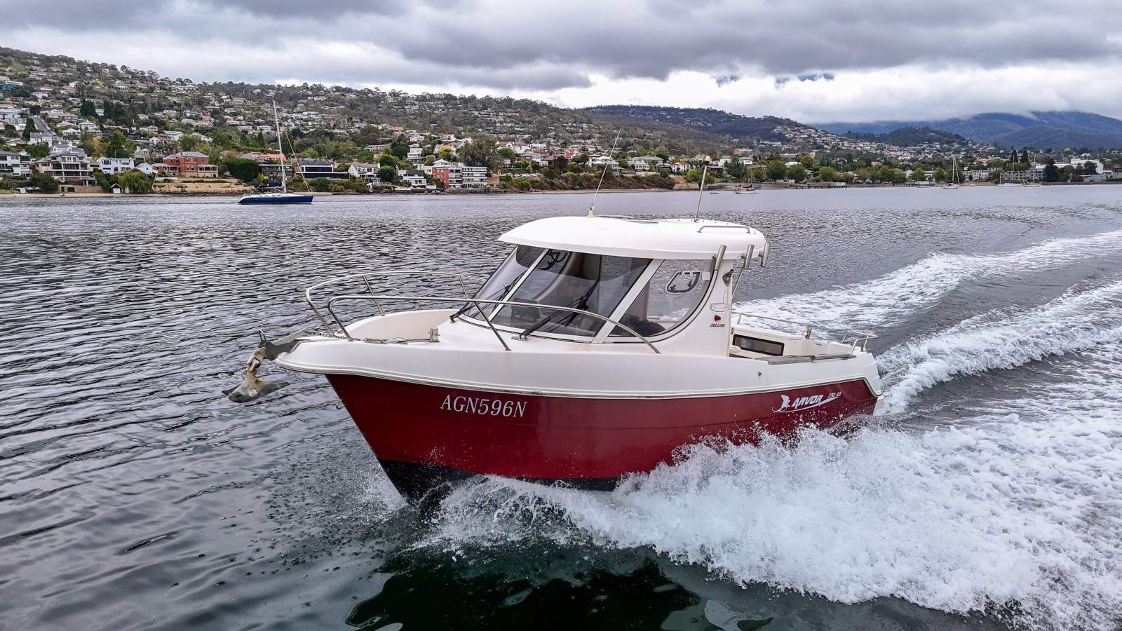 Arvor 230AS DELUXE, GREAT CONDITION, FRESHLY SLIPPED!