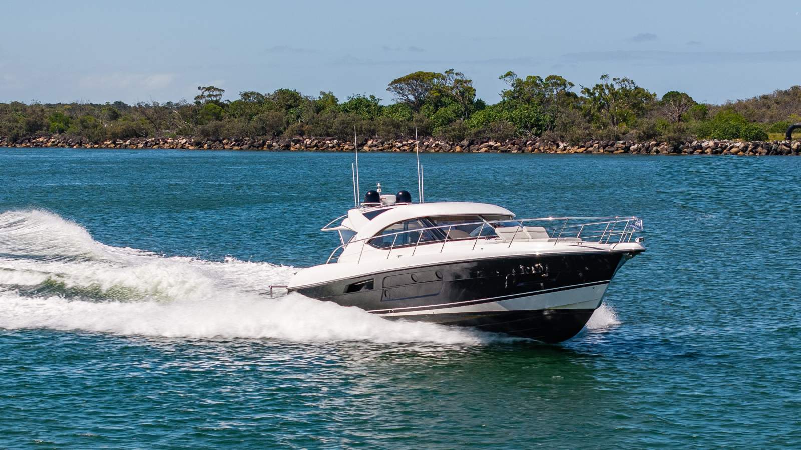 Riviera 5000 Sport Yacht Series II