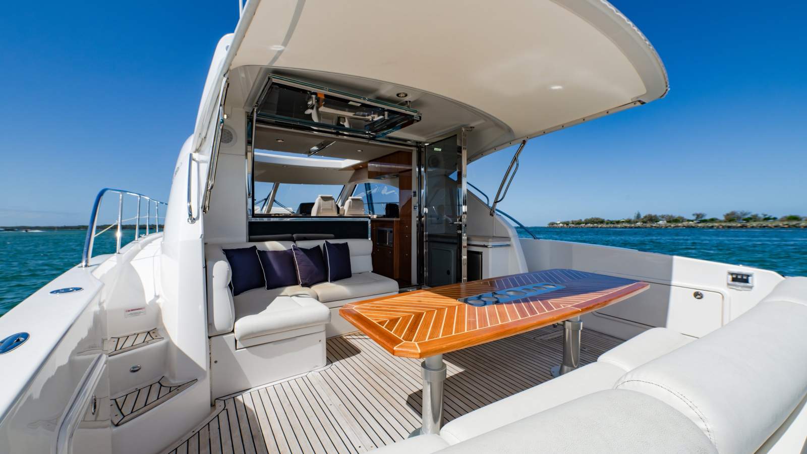 Riviera 5000 Sport Yacht Series II