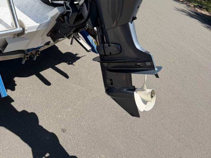 Quintrex 430 Fishabout Pro